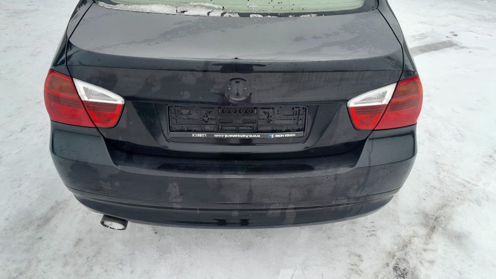 Blotnik bmw e90 sedan czarny 475/9 black sapphire tylne lampy