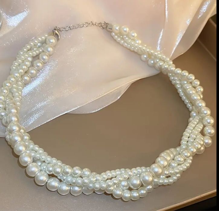 Буси жіночі білі