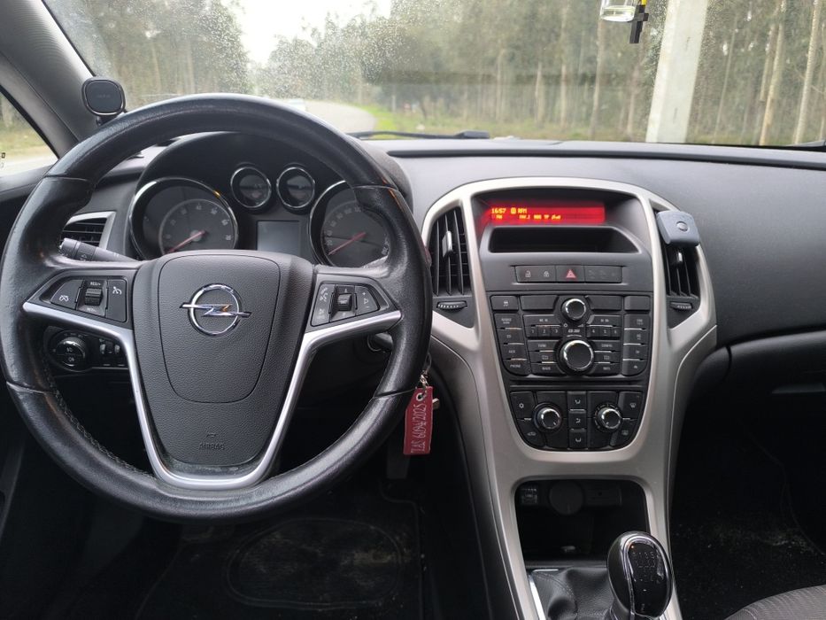 Opel Astra Sports Tourer J de 7/2012 a GPL, melhor oferta