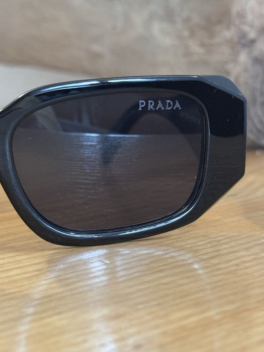 Okulary przeciwsłoneczne Prada dwie sztuki – czarne, unisex, nowe, rozmiar uniwersalny