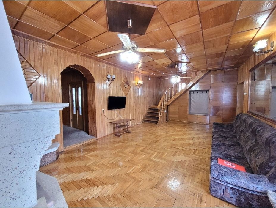 Липинський масив!Об'їзна! Північний ринок поруч! 2п,185м,11сот! 175000