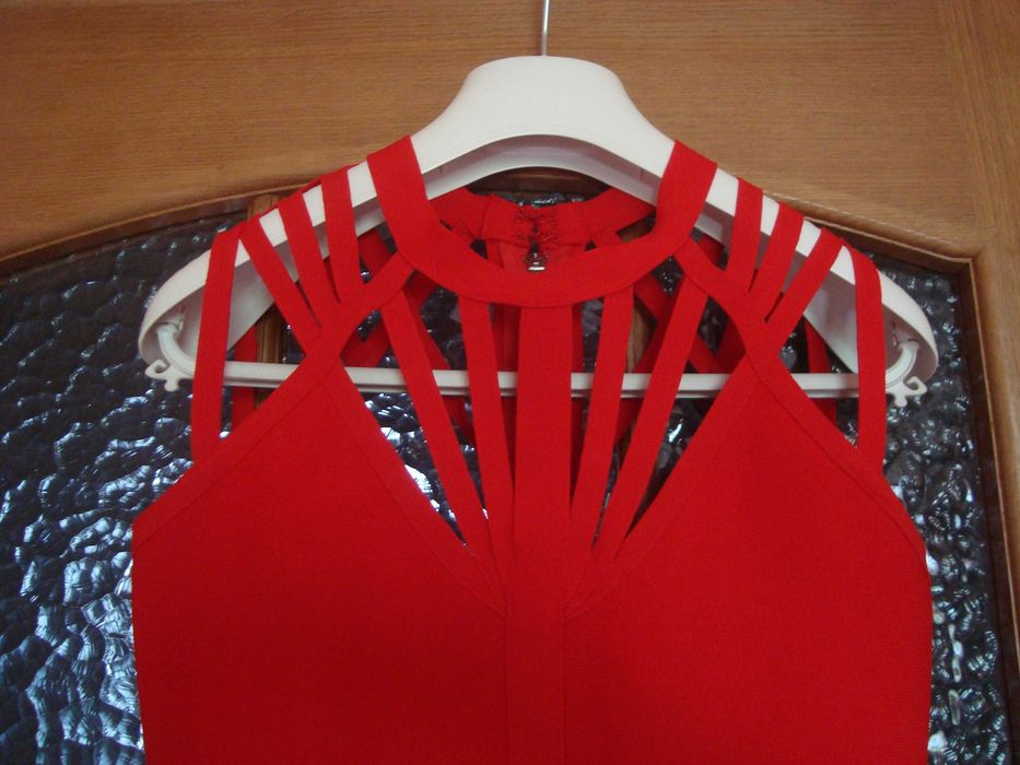 Красивое нарядное  платье из плотного трикотажа бренда IPEKYOL