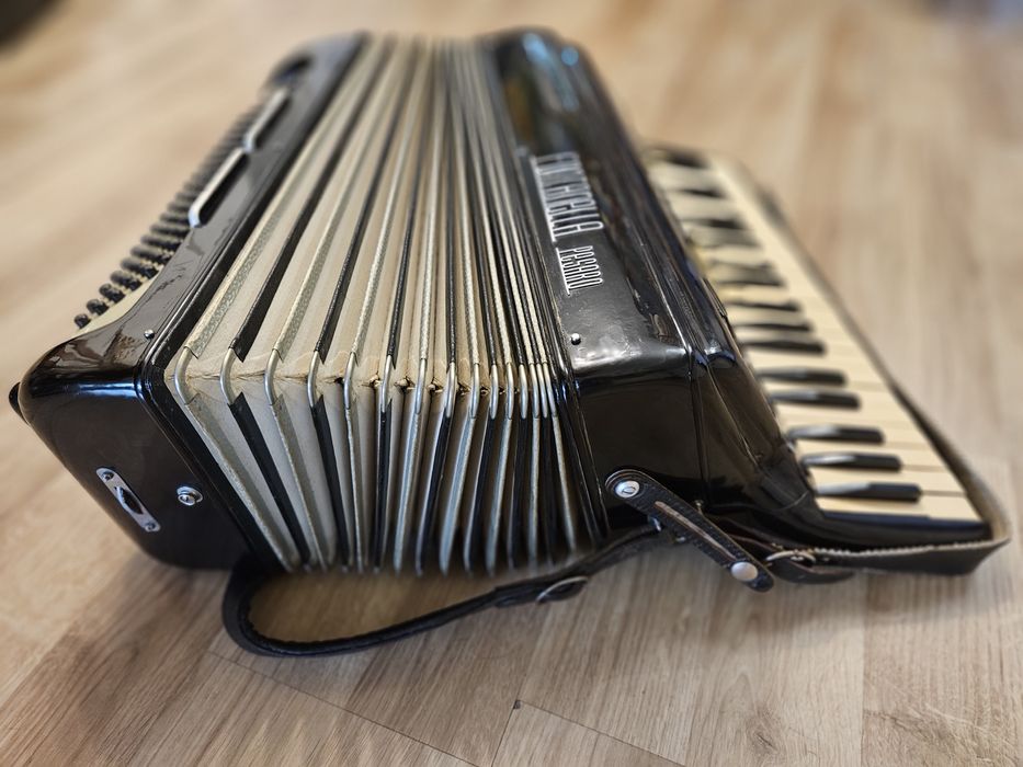 Akordeon włoski Fontanella Pesaro 120 basów