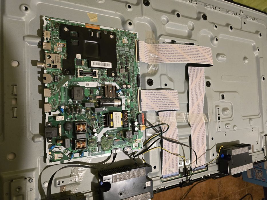 Samsung UE43NU7025K - peças/completa