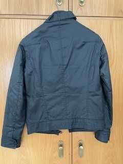 Casaco impermiavel da marca Bershka Man