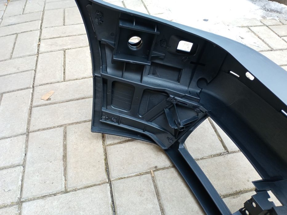 Передний бампер БМВ Е34.