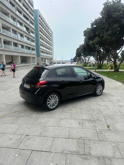 PEUGEOT 208 78000 km