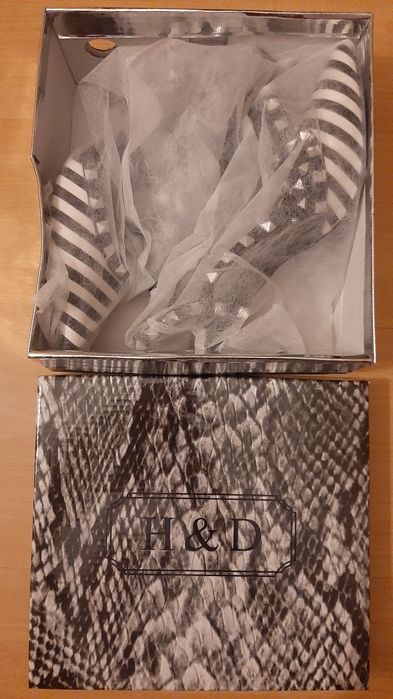 Sapatos Altos Novos, verniz