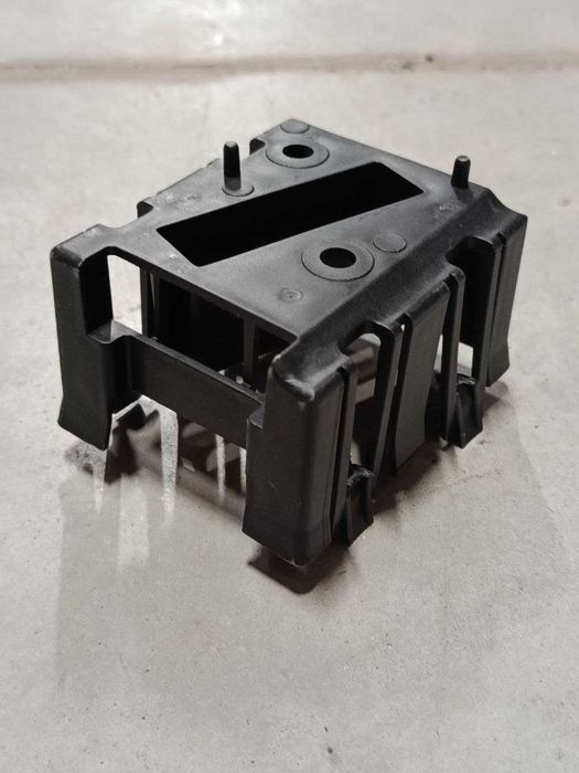 Кронштейн радара Tesla model 3