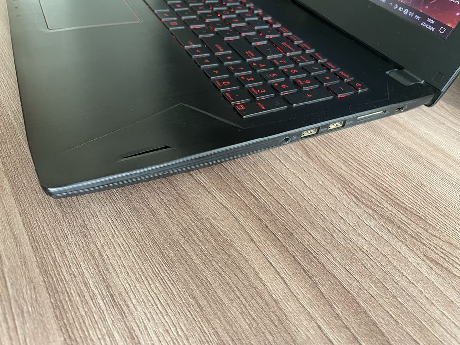 24.Ігровий Asus ROG /FullHD IPS/Core i7-6700HQ/RAM 8GB/SSD/Intel HD+GeForce GTX 1060 3GB