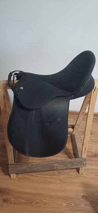 Siodlo wszwchstronne 15,5 cala. Łęki wymienne.