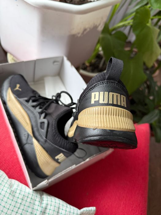 Кросівки 38 розмір  Puma