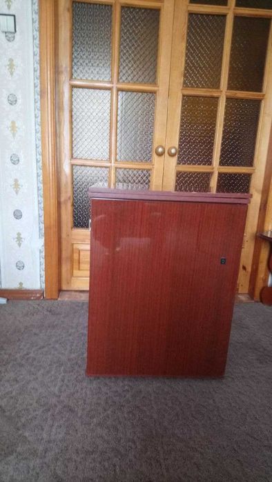Продам швейну машинку "Чайка" 142 М зі столом та електроприводом