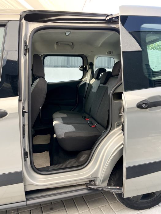 Ford Tourneo courier 1.5 d
