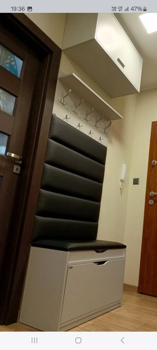 Wieszak do przedpokoju z pawlacze.