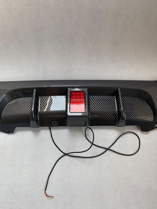 Dyfuzor Dokładka Zderzaka Led BMW E92 E93 CZARNY POŁYSK / CARBON