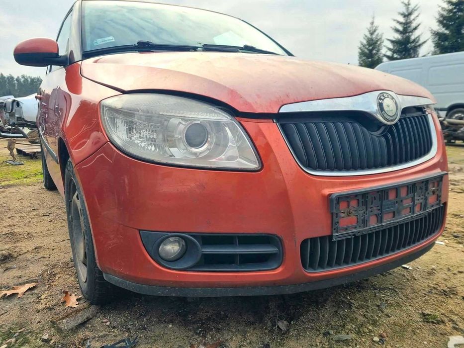 SKODA FABIA капот шкода фабія  разбор запчастина деталь запчасть