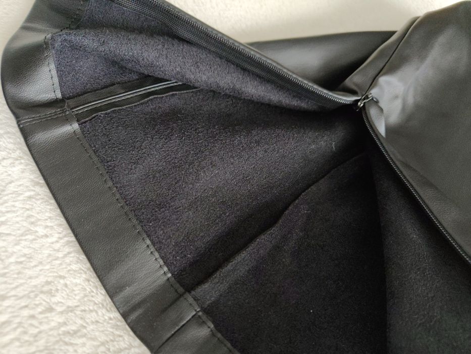 Штани екошкіра кльош від бренд ZARA.