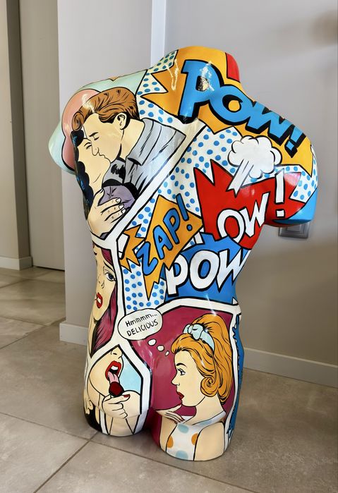 Escultura pop art pintada à mão