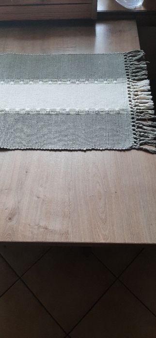 Bieżnik na stół lub ławę