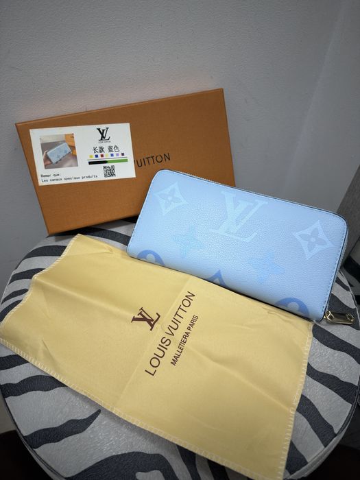 Гаманець Louis Vuitton голубий новий з коробкою