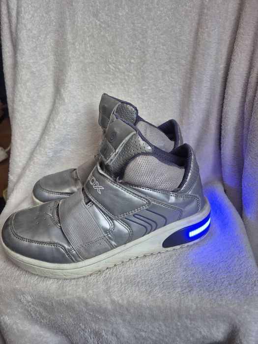 Buty półbuty Geox Respira srebrne Świecące 35 na rzep