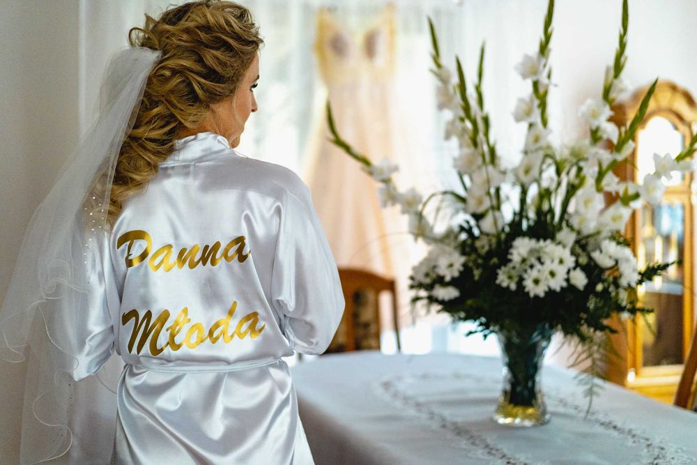 Krótki welon ślubny