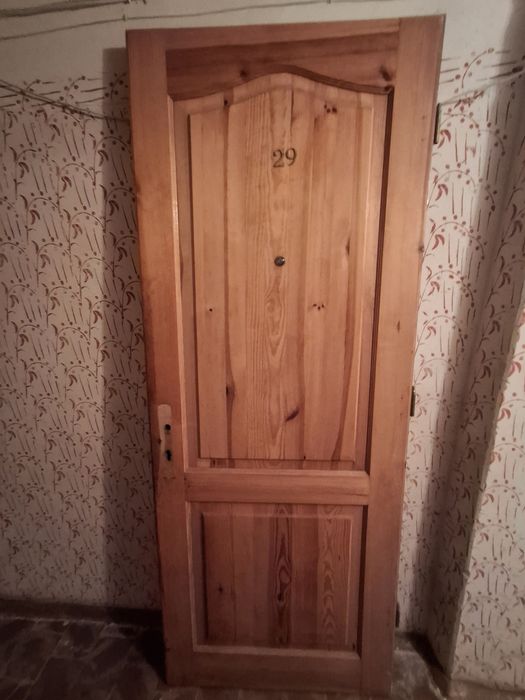 Двері дерев'яні вхідні