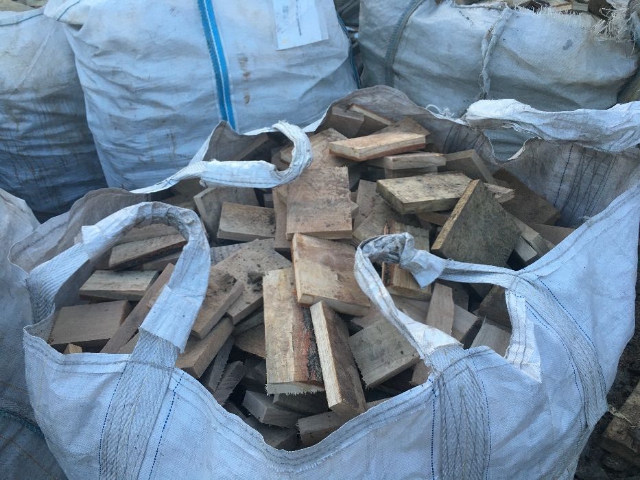 Drewno dębowe, (sęki dębowe)