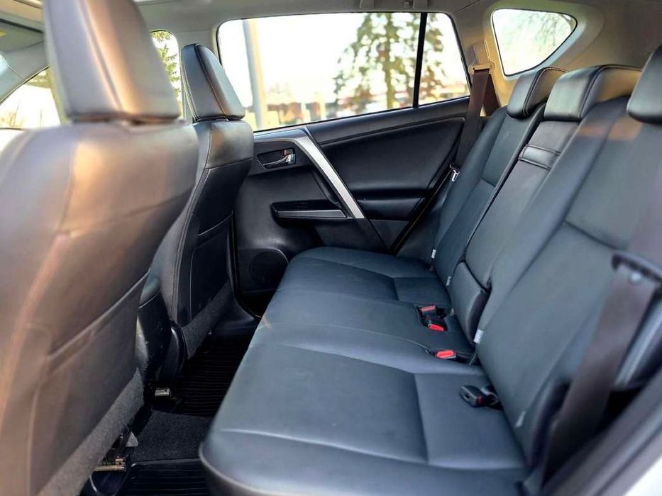 Продам свою Рав4 Гібрід 2016