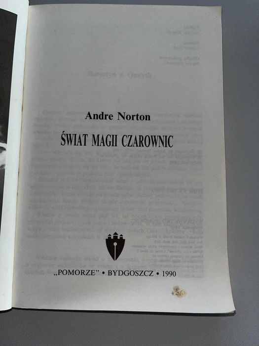Książka Świat Magii Czarownic - Andre Norton