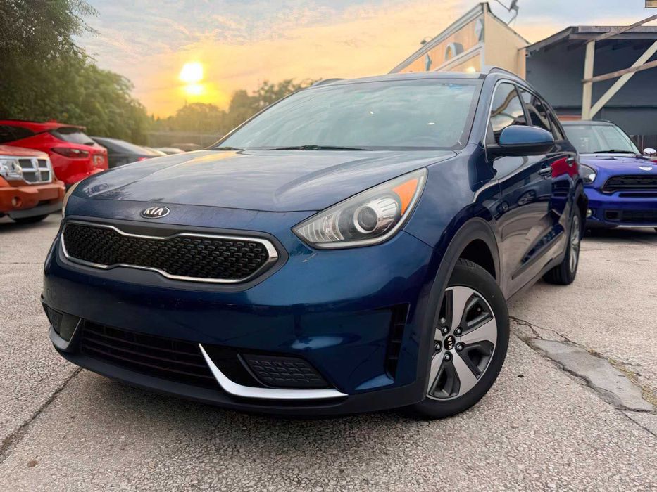 Kia Niro LX      2018
