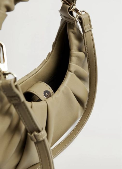 Сумка багет бренду mango