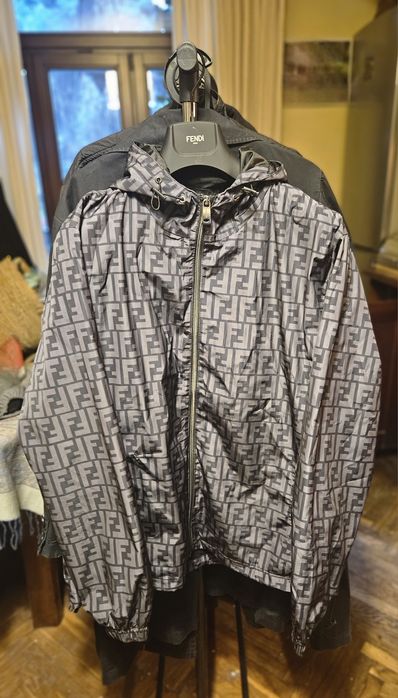 Fajna kurtka wiatrówka Fendi XXL
