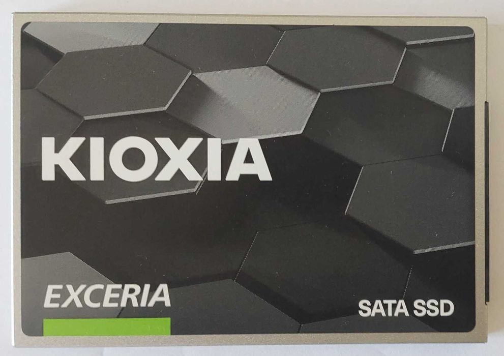 240GB SSD Disk - KIOXIA (Used)513870936230471680