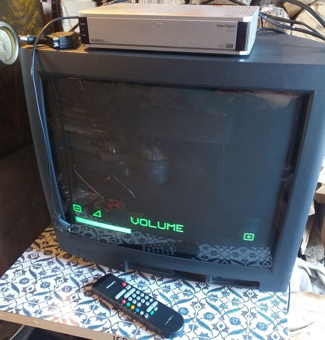 Телевизор PHILIPS 21 РТ 166 В /60S. + Тюнер HUMAX.