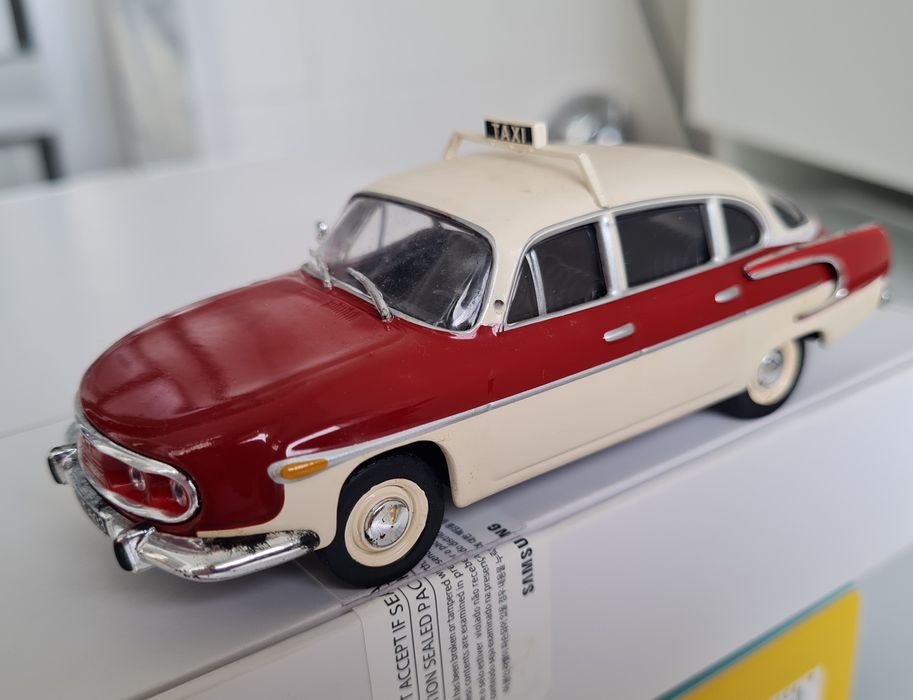 Miniaturs diecast "1961 TATRA 603 - PRAGA". Escala. 1:43.