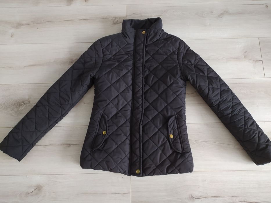 Czarna pikowana kurtka