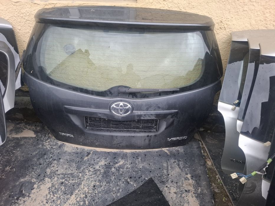 Кришка багажника (ляда) Toyota Verso (AR20) 2009-2018