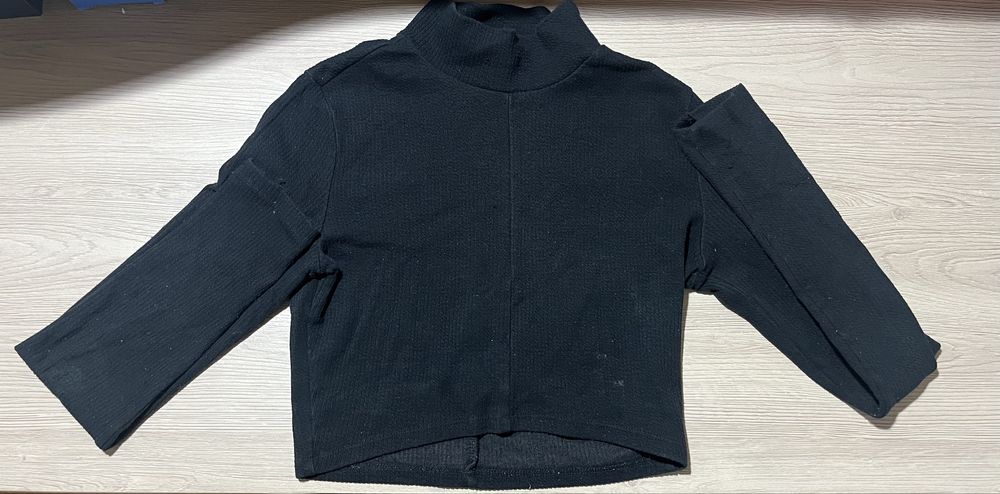 Top manda comprida preto