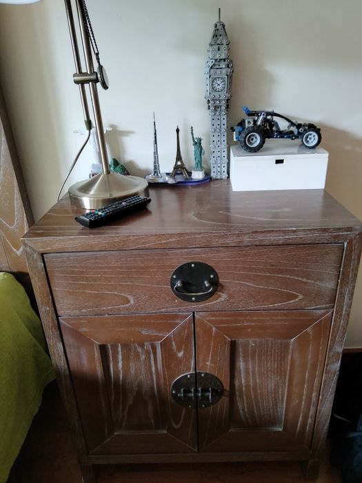 Mobilia de quarto com cama de casal