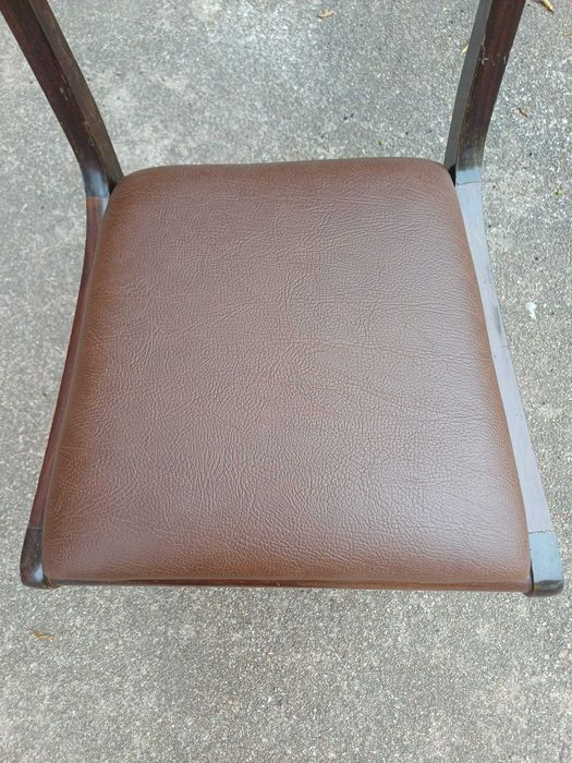 Mesa grande, com 6 cadeiras, de sala de jantar