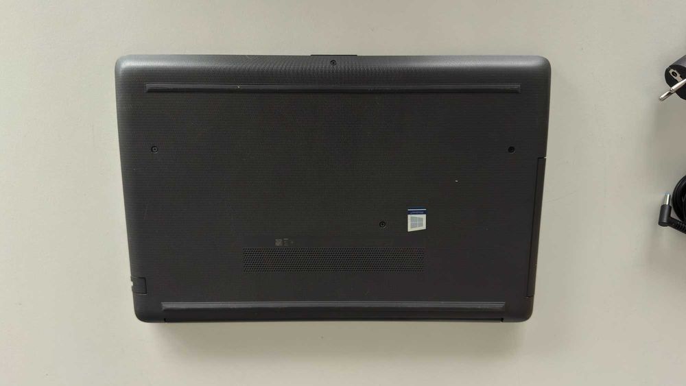 Portátil HP 250 G7 (Windows 11 Pro, i5, 8GB, 256GB)