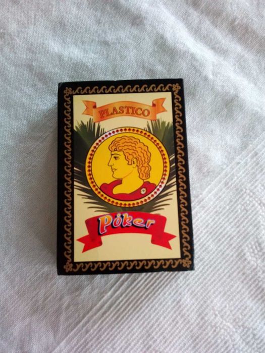 Baralho de cartas espanholas de plástico com estojo, NOVO!
