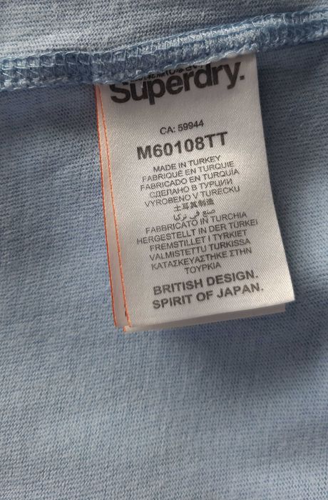 Jasnoniebieska koszulka z długim rękawem