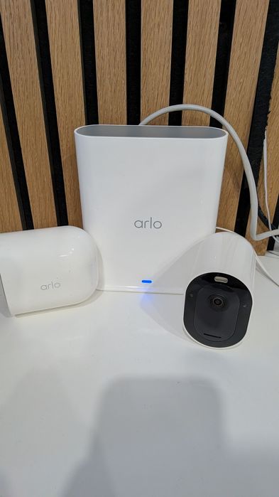 Sistema de Videovigilância Arlo Pro 3 – 5 Câmaras (Completo)