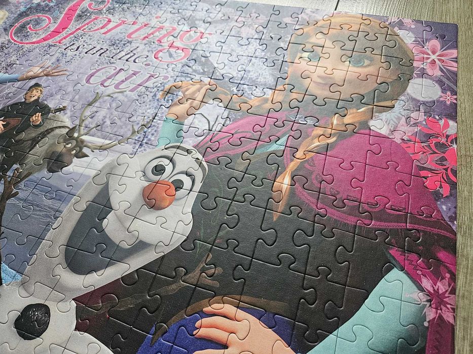 Пазл Frozen Trefl  (13195)  260 эл. 60х40 см, Холодное сердце.