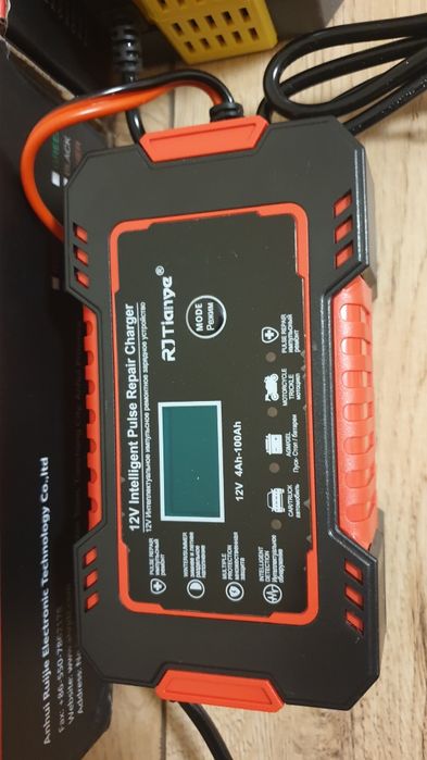 Зарядний пристрій 6А/10A/15A LifePo4 автомобільна зарядка