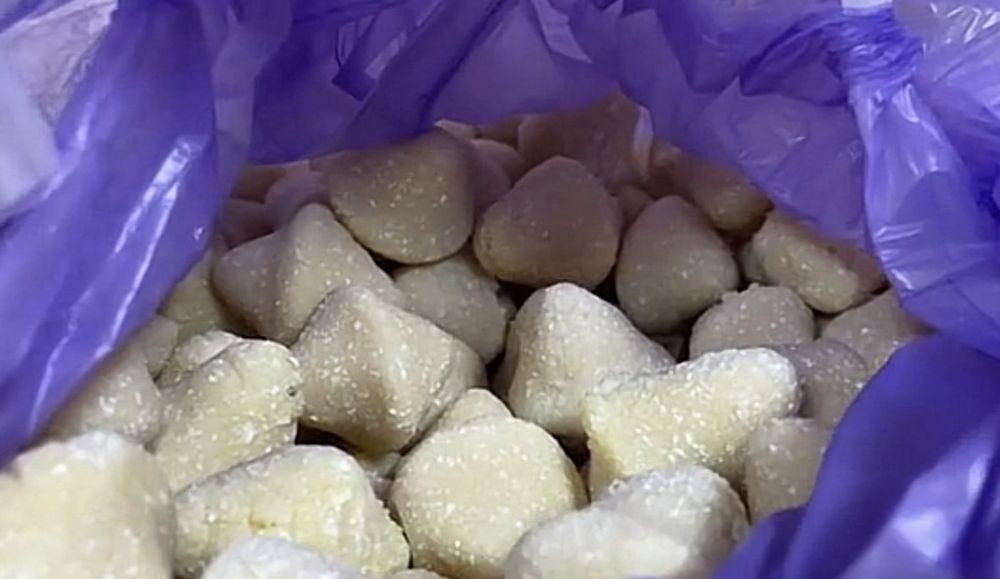 курут,курт, высушеный творог, сыр в сухом ввиде