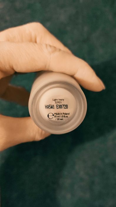 Podkład Giordani gold Liquid Silk Light Ivory Oriflame